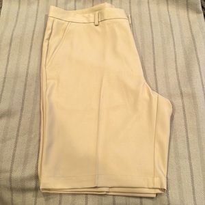 ⛵️ Men’s - Greg Norman - Khaki Dress Shorts - Great Condition🕶